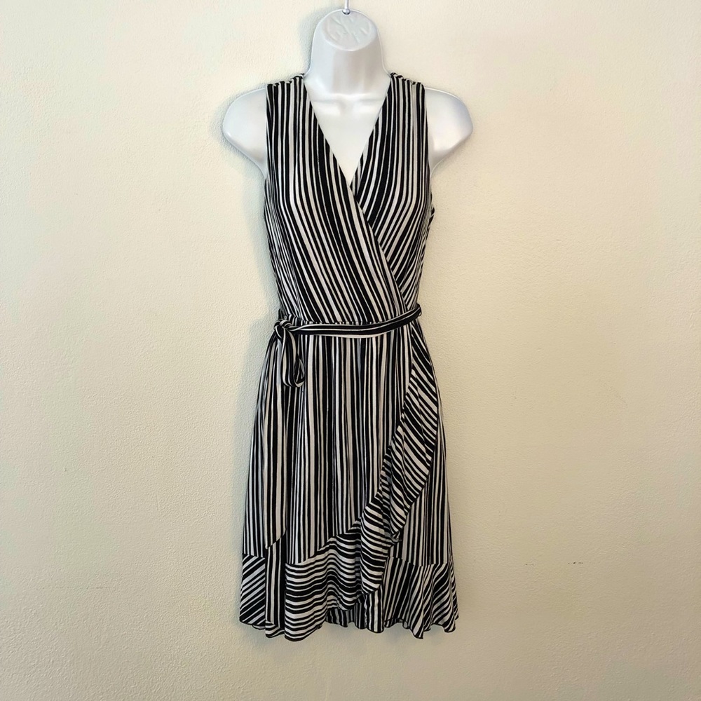 Soma Sleeveless Wrap dress with Pockets